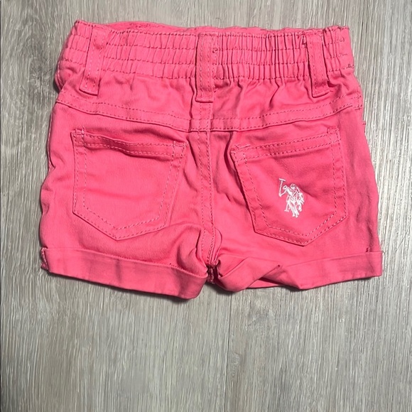Pink Cotton Casual Shorts with Flat Front Design - Picture 2 of 2